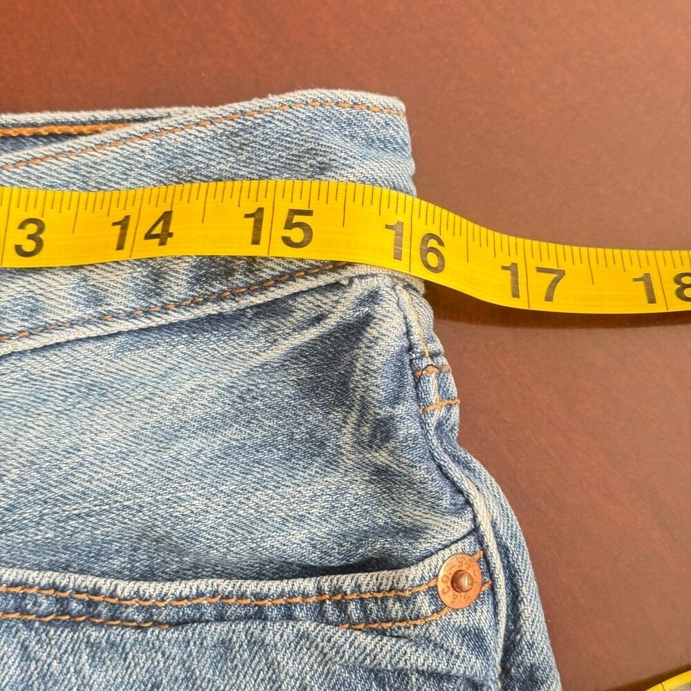 Levi’s 501 Button Fly Jeans Short - Picture 10 of 11